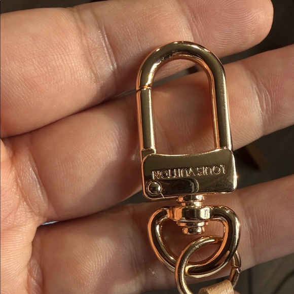 Louis Vuitton -Vivienne Fashionista bag charm made of mink fur and leather - Picture 3 of 10